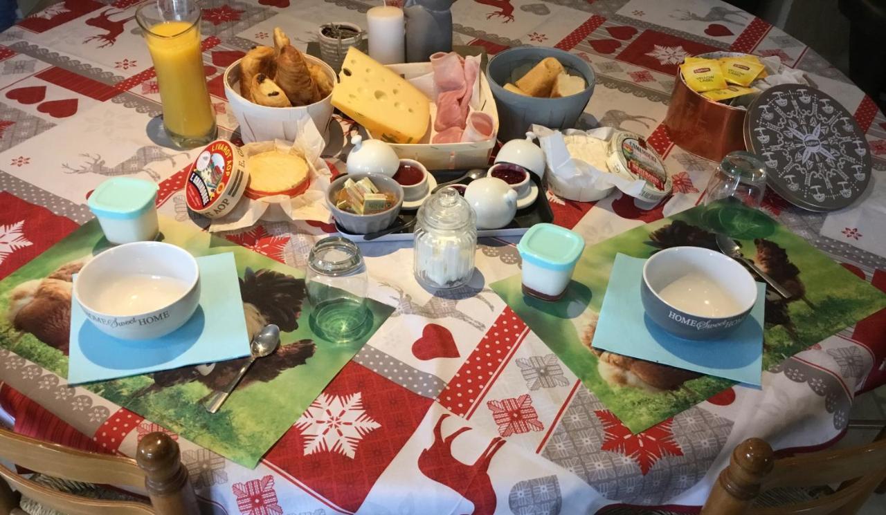 Le Loup Dans La Bergerie Bed & Breakfast Montmartin-sur-Mer Exterior photo